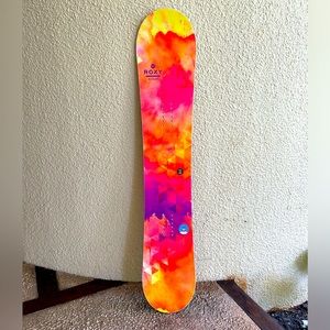 ROXY SUGAR 142 BEGiNNERS SNOWBOARD 🏂BRAND NEW - iN PERFECT CONDITiON 🥳